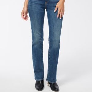 Chicos slim bootcut Jegging. Chicos size 1.5 Petite